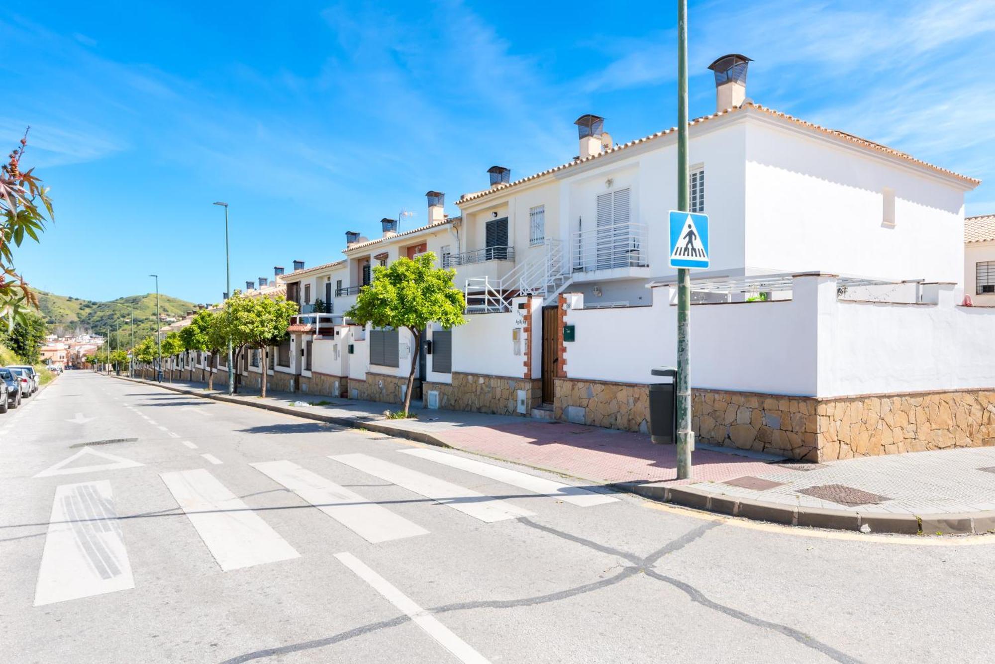 Wintowinrentals With A Huge Terrace In Campanillas Apartment