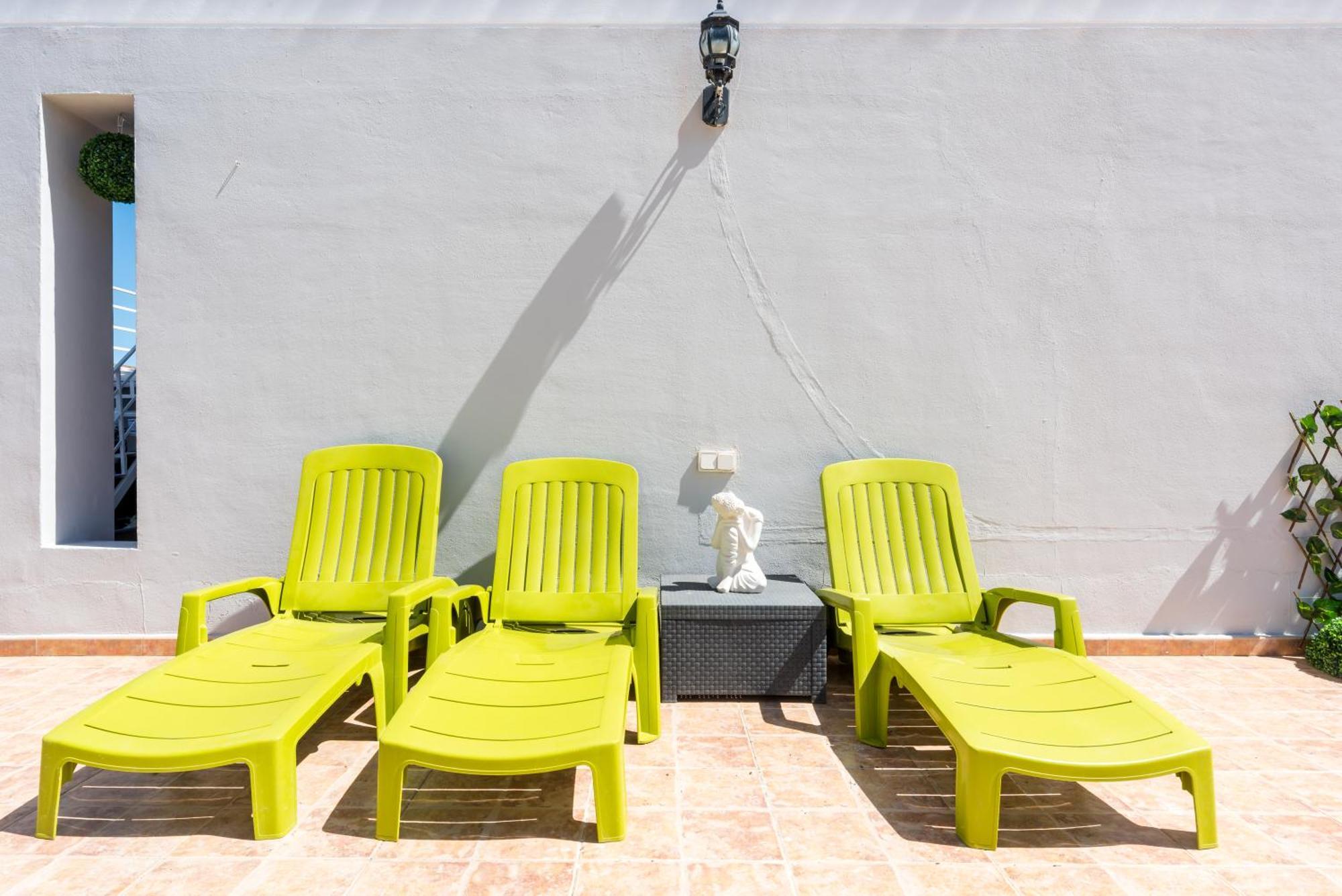 Wintowinrentals With A Huge Terrace In Campanillas Apartment